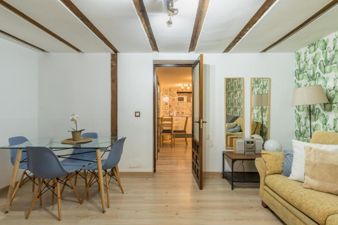 Bright & Cozy- 2bd 1,5bth - La Latina Apartament *